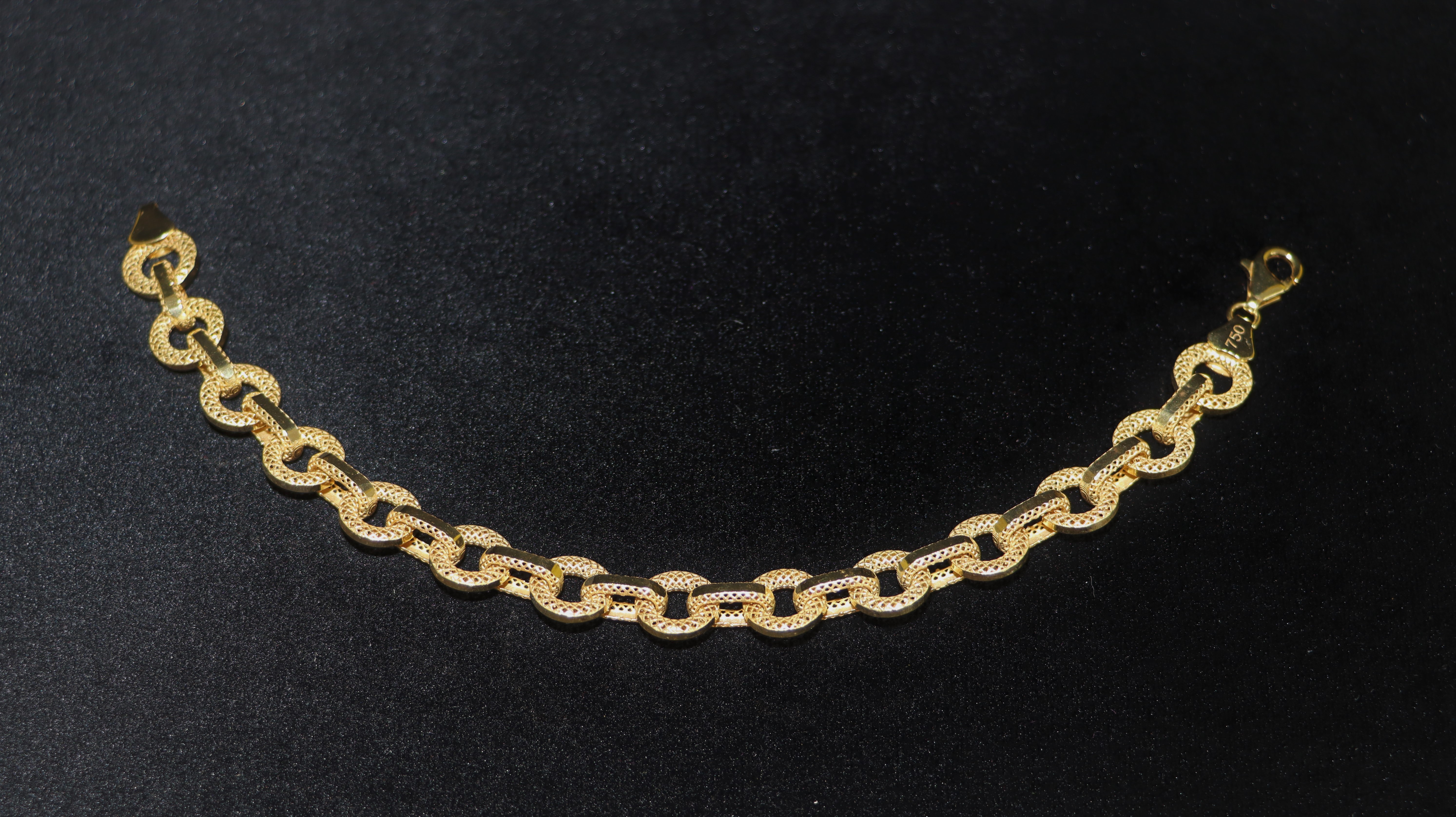  Golden Ringed Bracelet