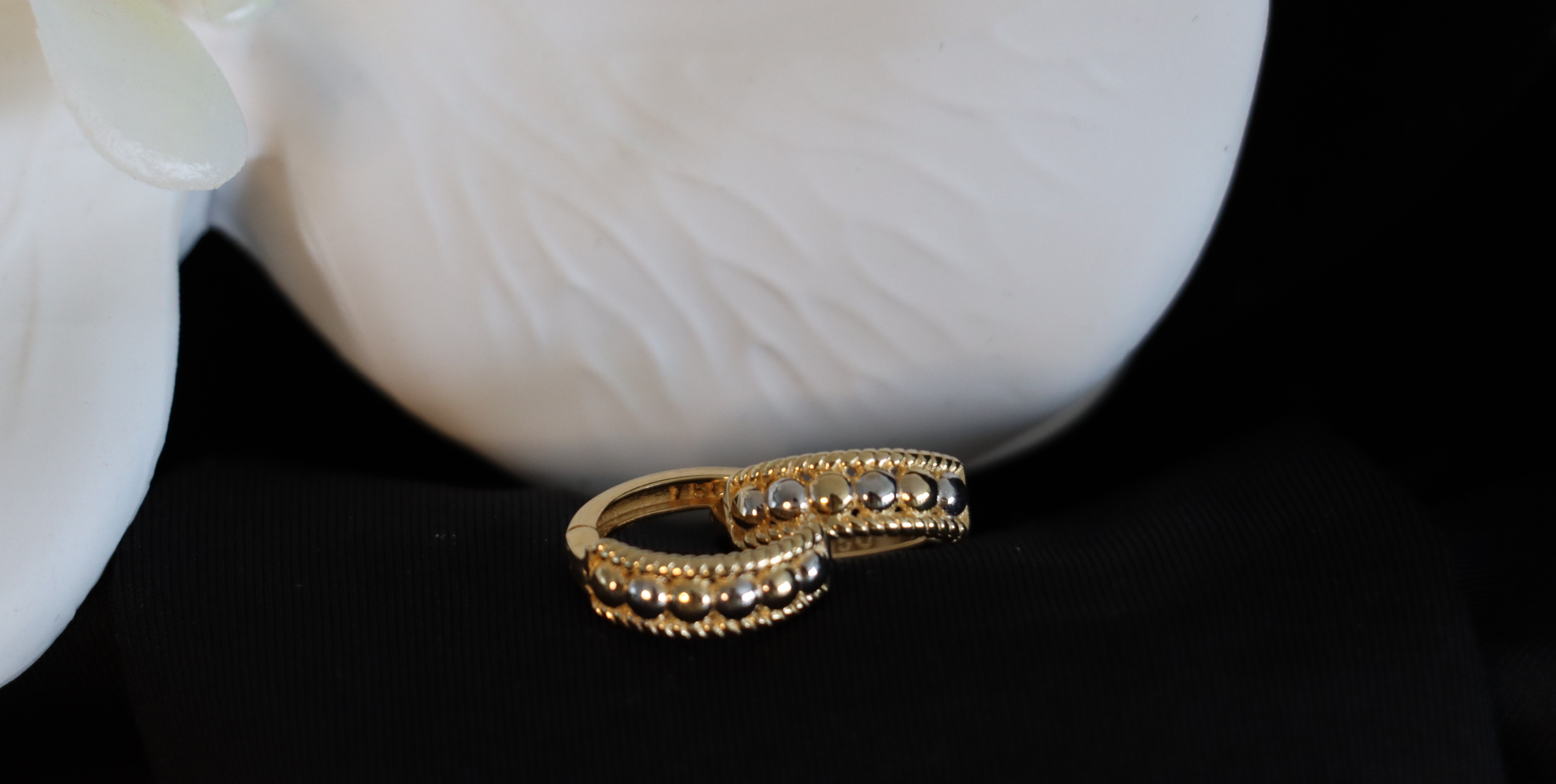 golden earrings with beads 18K