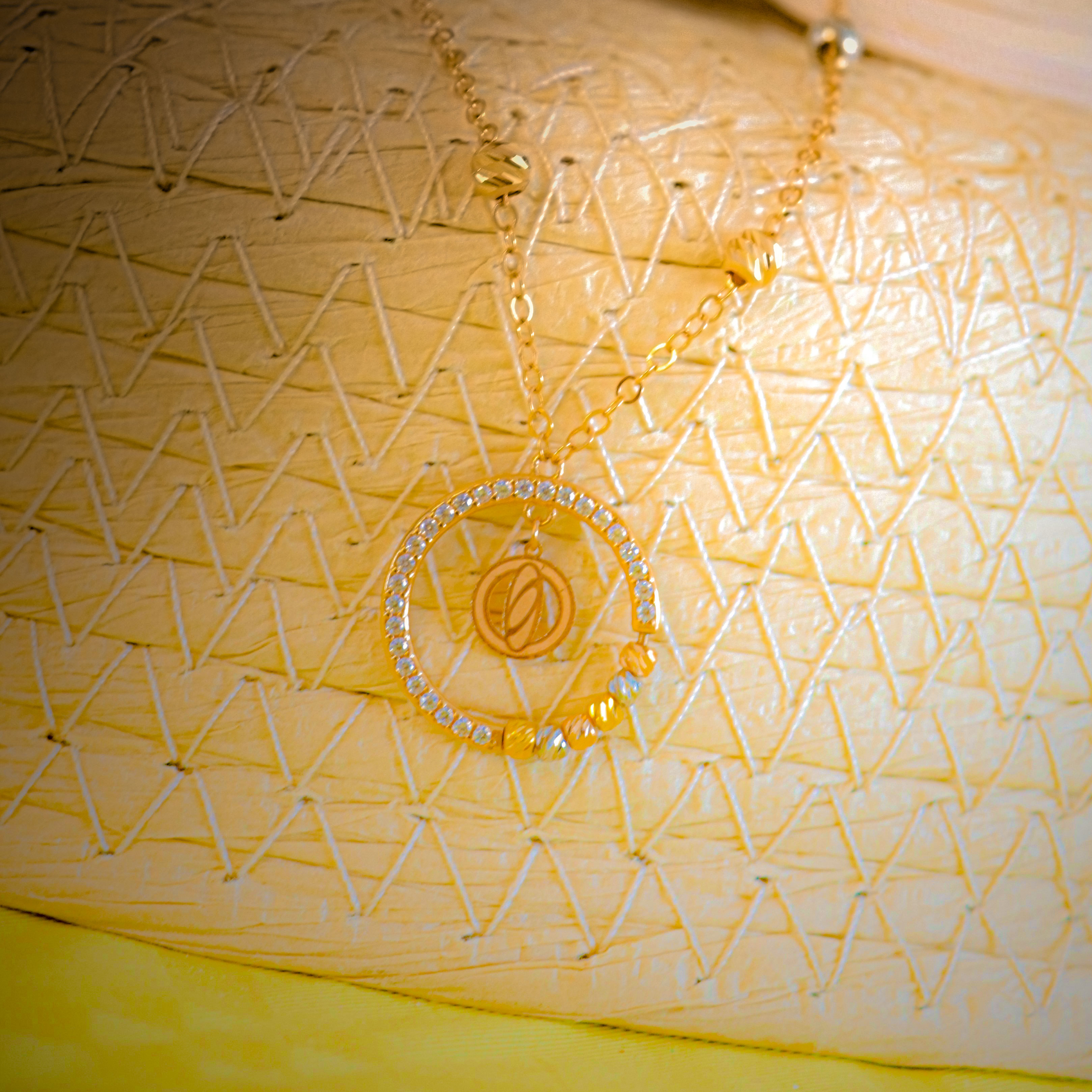 golden sphere necklace 21 carat 